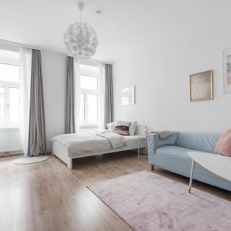 Nice Apartment In Lovely Area Вена Экстерьер фото